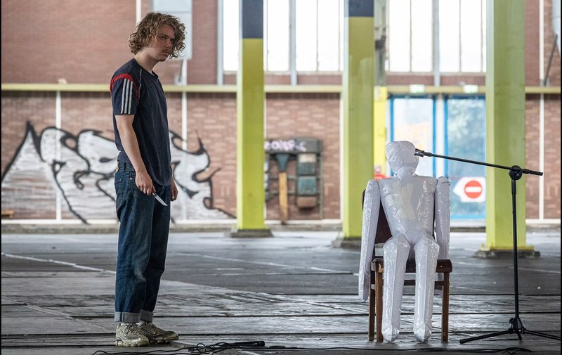 Suffer foto Moon Saris